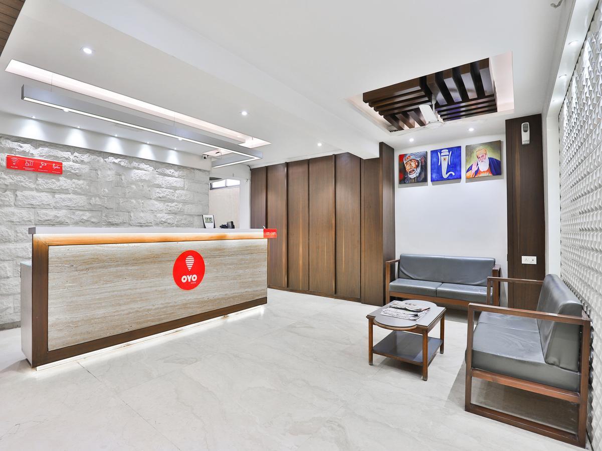 Oyo 959 Hotel Manila อาเมดาบัด ภายนอก รูปภาพ