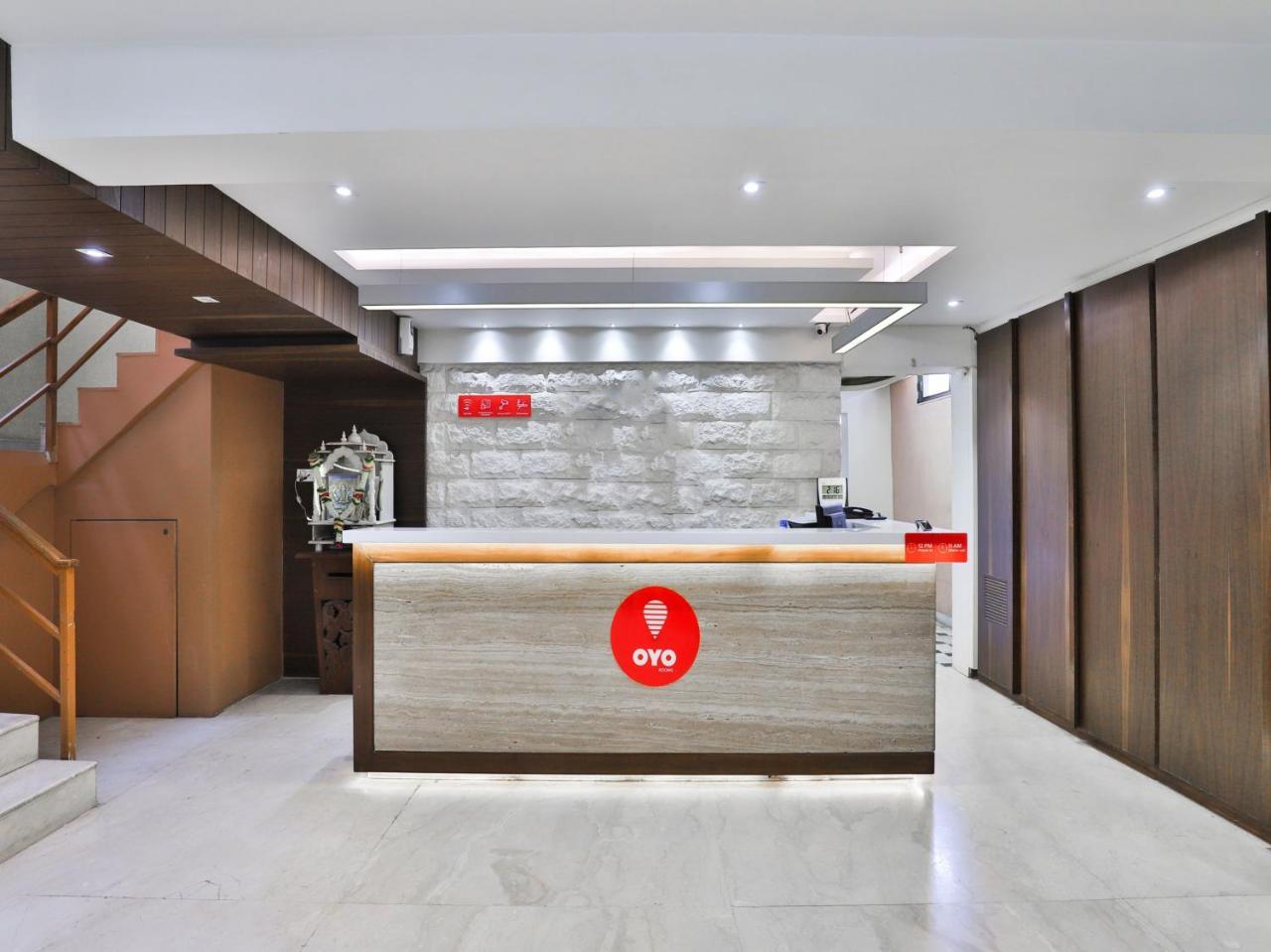 Oyo 959 Hotel Manila อาเมดาบัด ภายนอก รูปภาพ